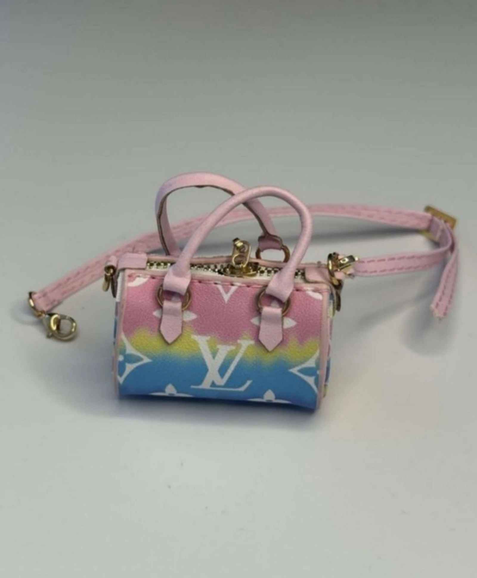 Bolsinha miniatura exclusiva marca luxury para Labubu – photo 2